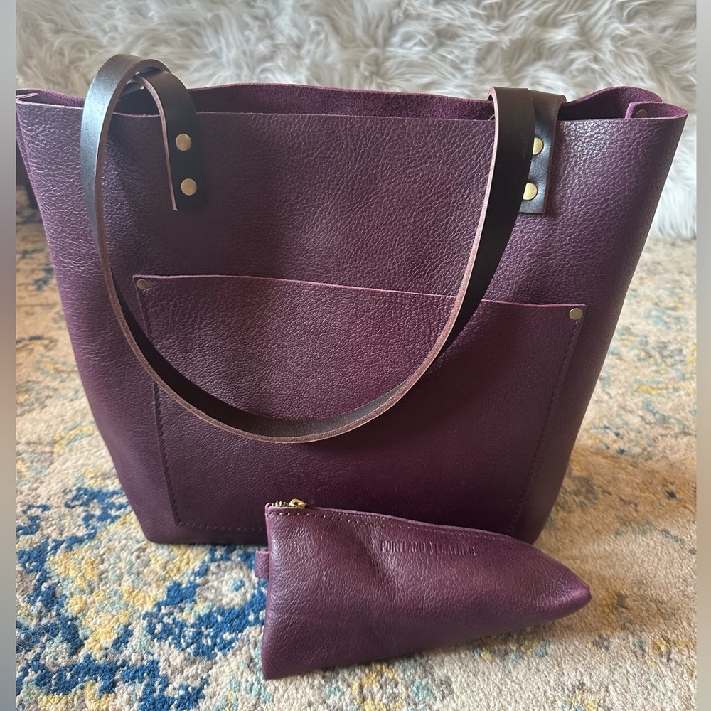 NEW 🦄 PLG Plum Medium Classic Tote & Alpine Pouch Bundle 🦄